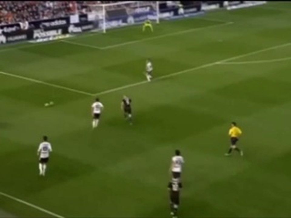 James Rodriguez met un carton rouge à l'arbitre Valence vs. Real Madrid