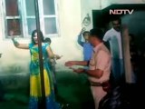 Indian Police Officer with A Bar Girl Leaked Video