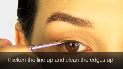 How to wing liner/ cat eye: Makeup Masterclass