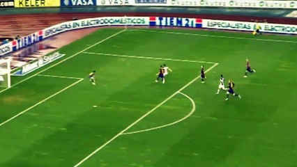 Sergio Canales nearly breaks Montoya`s ankle with body feint 2015