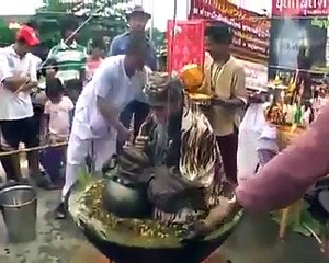 Aise Jaali Baba Eman K Liye Khatra Hain – Astaghfirullah [www.videograbber.net]