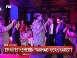 Bülent Ersoy Uçakta emniyet kemeri takmadı Yolcu uçağı karıştı