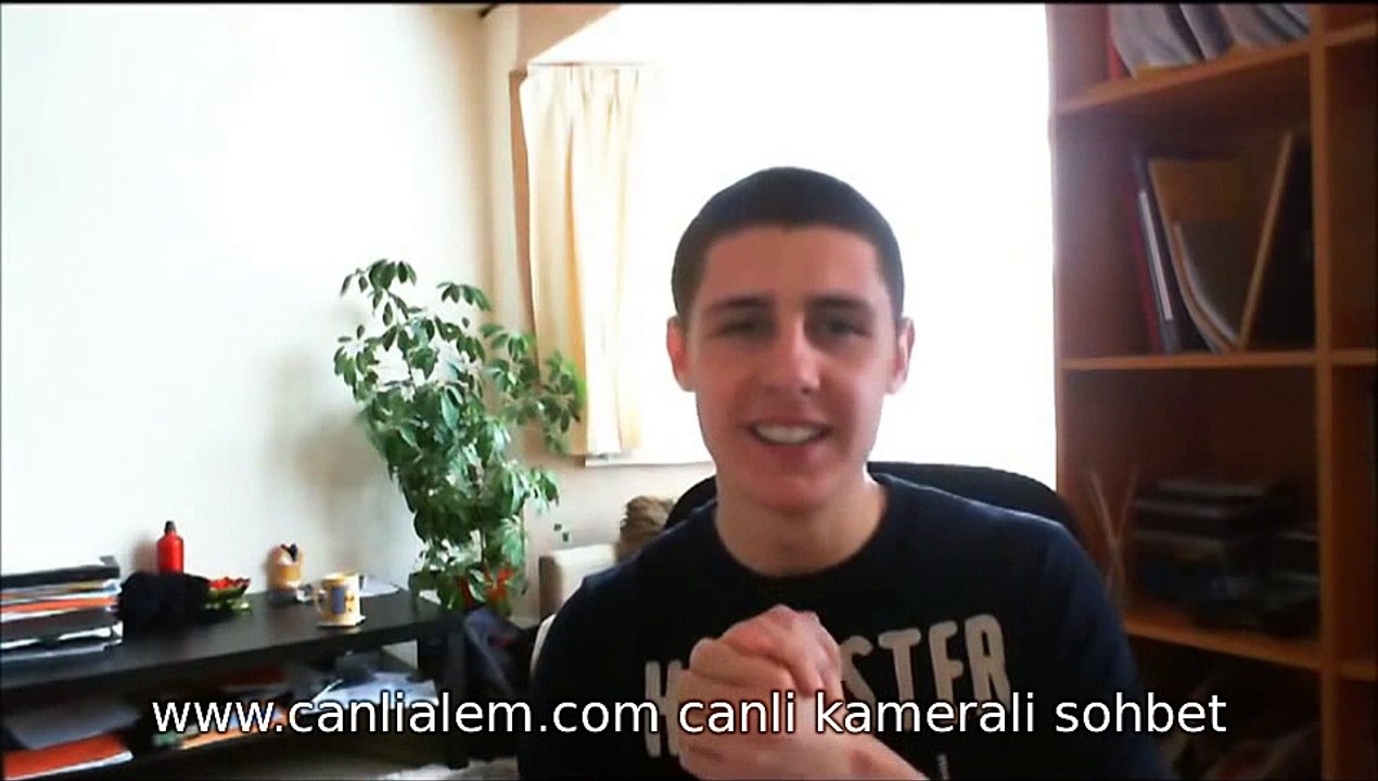 Dans öğreticem ayağına kıza dayadı