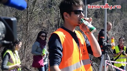 Ce que ce gars réalise avec sa bouche est incroyable !