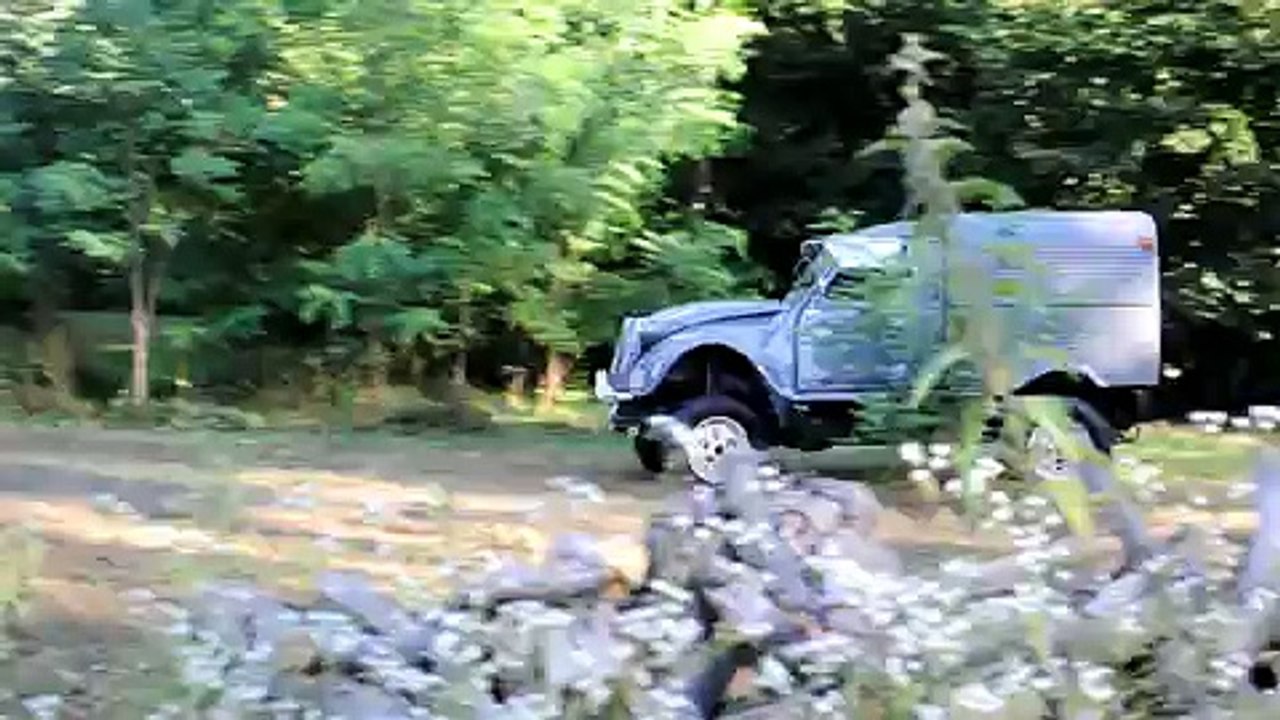 2cv-Azummer-2cv-Defender-Engine.