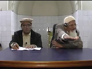 Namazi Kay Aagay Say Gozarnay ke Had Maulana Ishaq