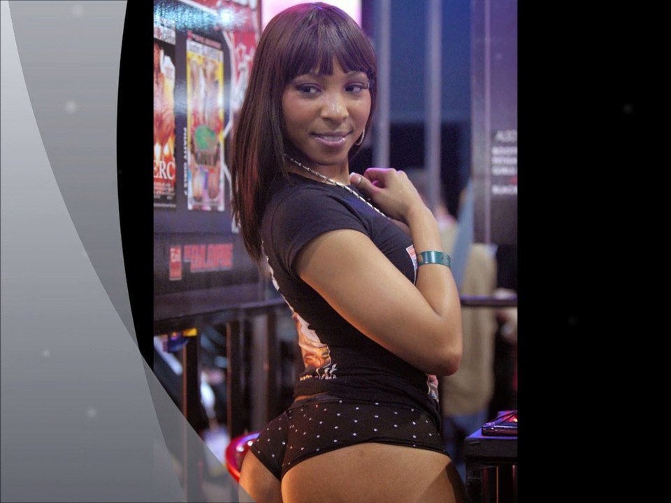Roxy Reynolds Hottest Photos