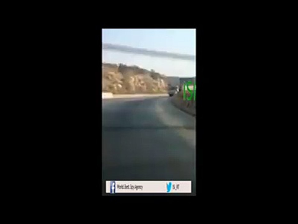 ISI - Pakistani Brave Man Stop a Brake Failed 22 Wheeler Truck