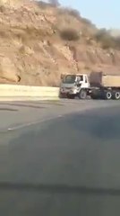 Man Saves the day by stopping a fail-brakes truck!