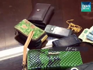 Karachi - policeman sets great example of honesty