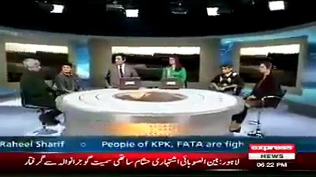 Brave Pakistani Man Stops 22 Wheeler Truck whose Break Had Been Failed on Motorway