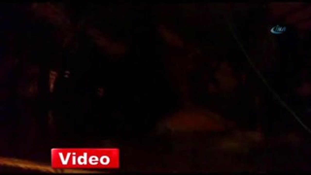 Söğüt'te Kapalı Pazar Yerinin Çatısı Çöktü