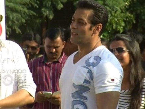 Bajrangi Bhaijaan First Look – Coming Soon | Salman Khan, Kareena Kapoor