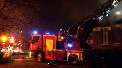 Neuville Saint Rémy : incendie salle Marie-Curie (3)