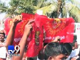 Mumbai: Tamil group protests outside Salman Khan's home over Rajapaksa support - Tv9 Gujarati