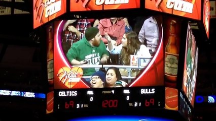 Dispute d'un couple durant la Kiss Cam