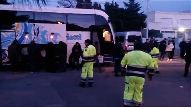 Les migrants du BlueSkyM transférés depuis l'école de Galipoli