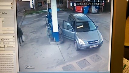 Woman makes embarrassing car blunders @ Petrol Pump