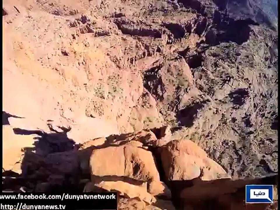 Dunya News - BASE Jumping the Fisher Towers in Moab