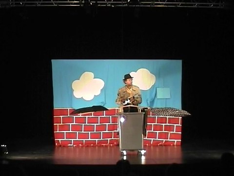 spectacle pour enfants Elementerre Mon Cher Ratson de la Cie Ad Hoc sur le tri et la réduction des déchets, le gaspillage alimentaire, la pollution de l'air