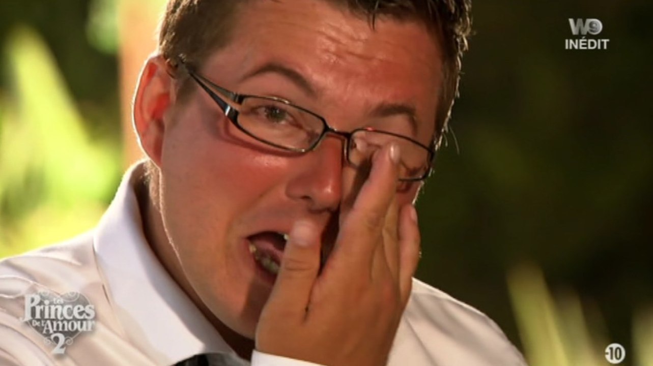 Bastien (LPDLA 2) fait un malaise - ZAPPING PEOPLE DU 05/01/2015