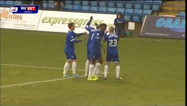Adebayo Akinfenwa กองหน้าร่างยักษ์วิมเบิลดัน