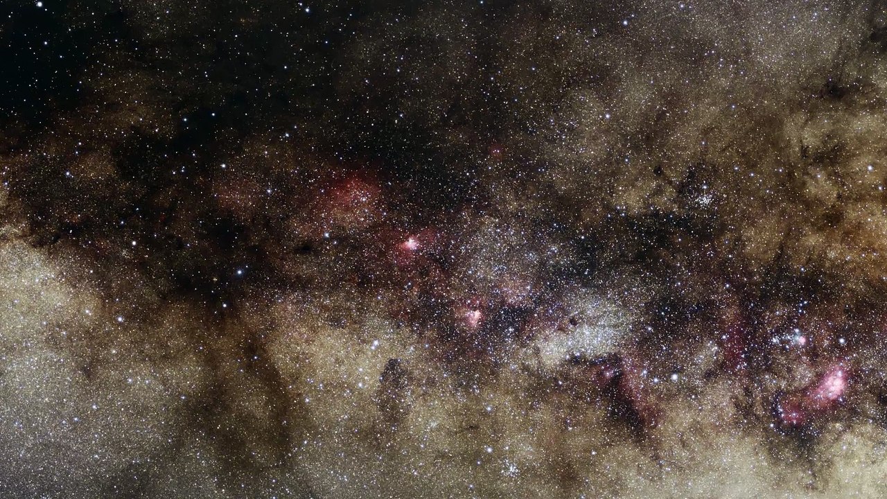 Zoom into Pillars of Creation