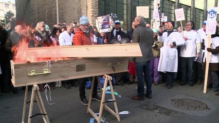 Grève des médecins: manifestation de praticiens à Lyon