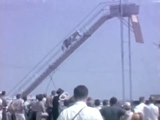 مسابقة للغطس العالي بين الخيول