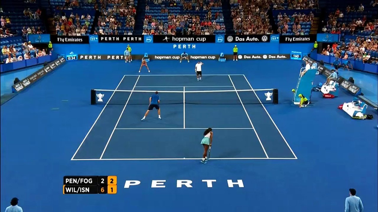 Isner hit in the groin by Pennetta's backhand