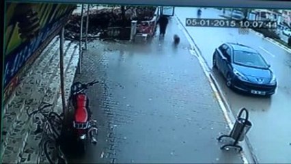 Köpeğin Çalındığı Anı Güvenlik Kamerası Kaydetti
