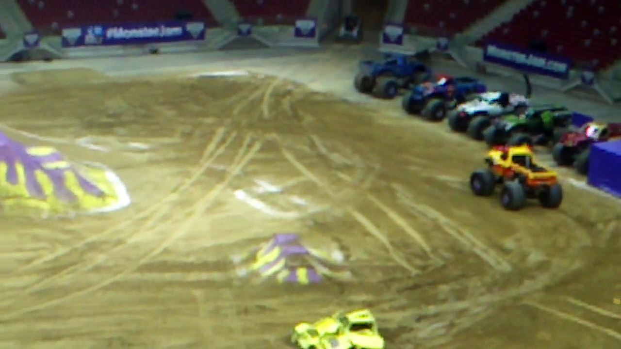 Monster Truck - Monster Jam - El Toro Loco - Freestyle