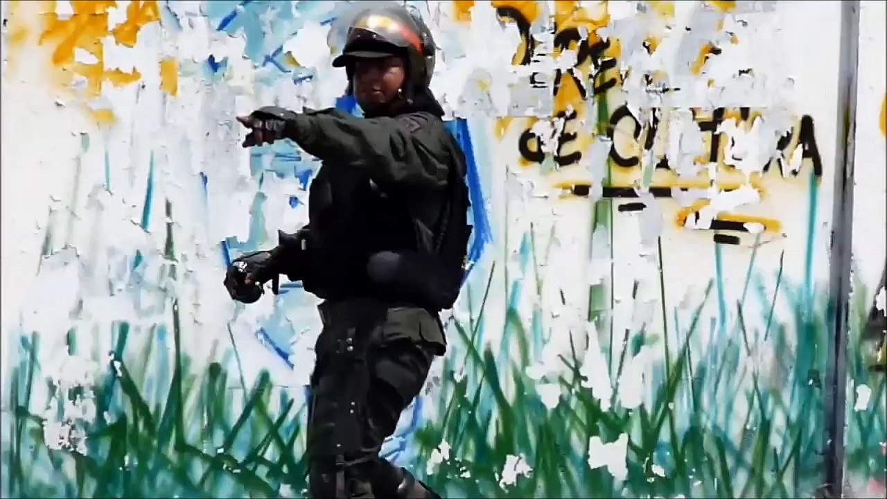 Guardia Nacional Bolivariana arremete contra la ciudadanìa VENEZOLANA.