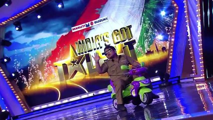 Hindistanlı tombik jüriyi fena şaşırttı!