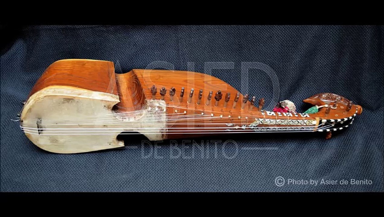 Robab & Guitar 神話