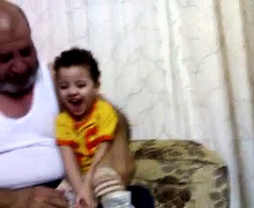 يوسف بيضحك
