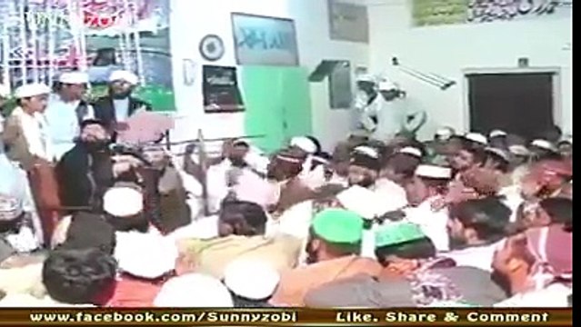 Jahil Molvi Ne Sawal Pouchne Par Patai Karwadi