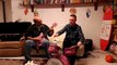 Jouer du Slayer sur des mini instruments roses pour enfants : ça c'est ROCK