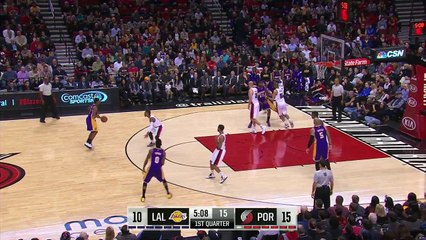 Nick Young cafouille et finit par marquer au buzzer un énorme shoot à 13m