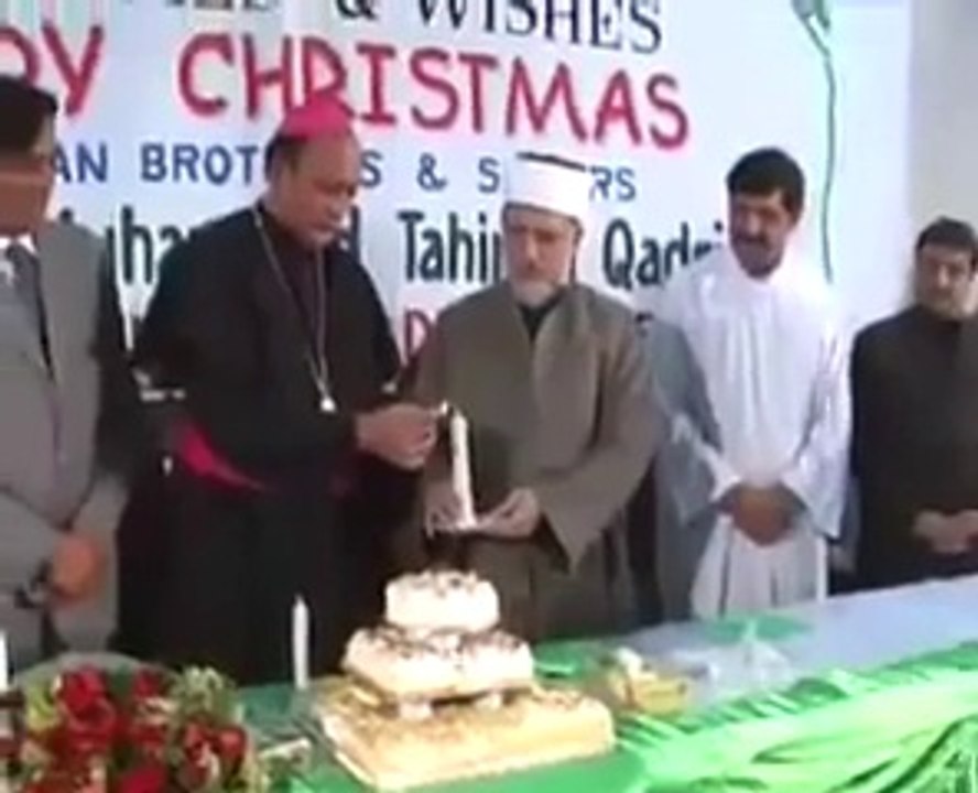 Dr Tahir ul Qadri Celebrating Christmas on Christmas Day