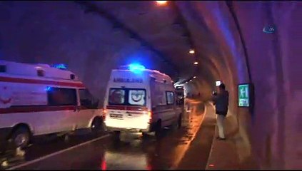 Karabük'te öğrenci servisi devrildi: 19 yaralı