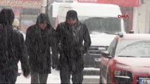 Yozgat'ta Kar Yağışı Etkili Oldu: 30 Köy Yolu Ulaşıma Kapandı