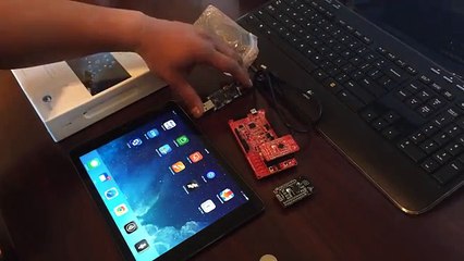 Demonstrating the Cypress CySmart-iOS App