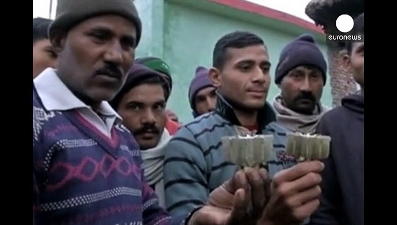 Tausende fliehen vor Grenzkämpfen in Kaschmir