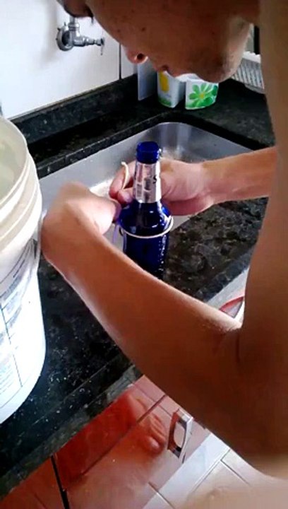 Astuce du jour : faire un verre à partir d'une bouteille de bière