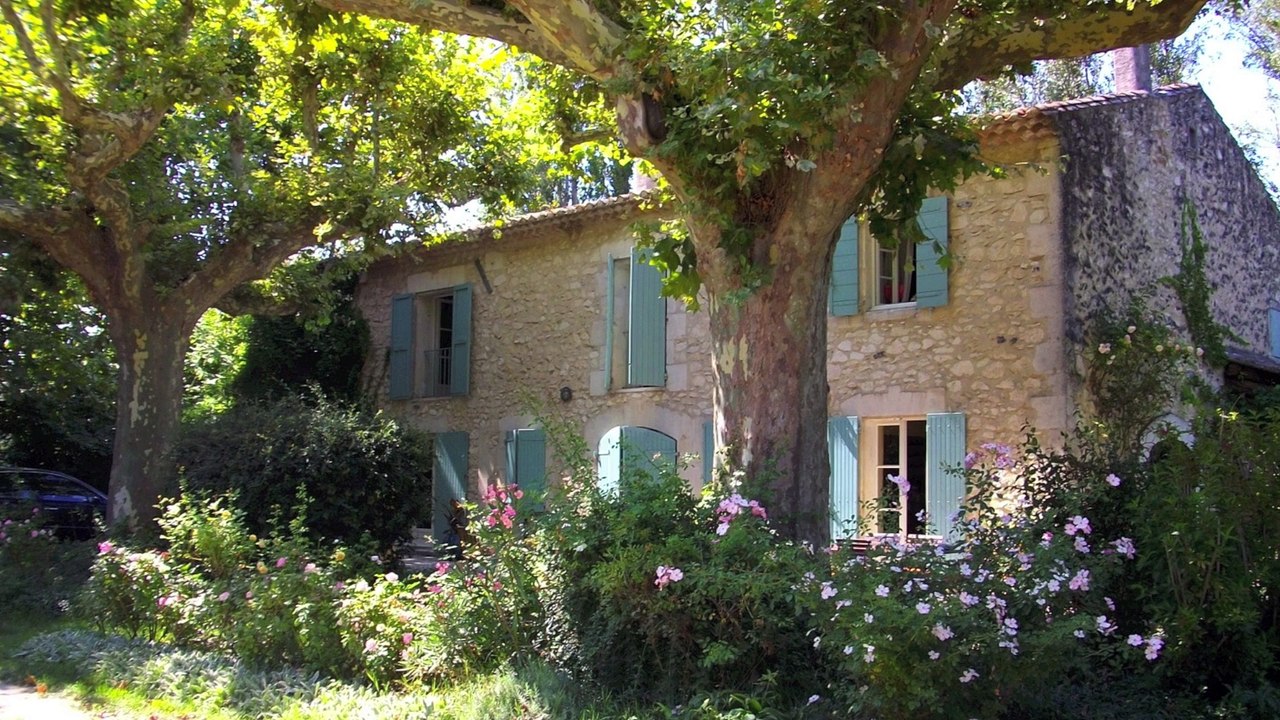 PROVENCE MAS 18ème A VENDRE - Plan-D'Orgon - 266 m² sur parc de 4000 m²