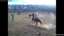 Toro Y Jinetes Charros A Caballo Practicando Charreria En El Ruedo Rancho Del Pueblo Mexico