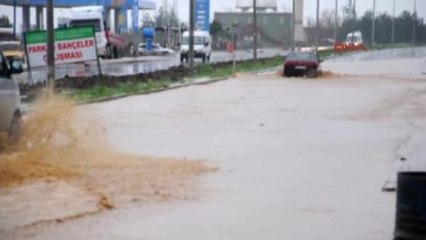 İslahiye'de Yağmur Nedeniyle 2 Okul Tatil Edildi