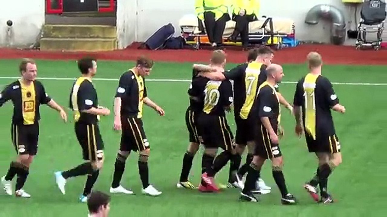 Dramatic late header secures draw for Clyde