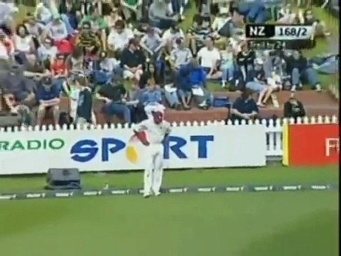 Fidel Edwards sets up Stephen Flemming on 97